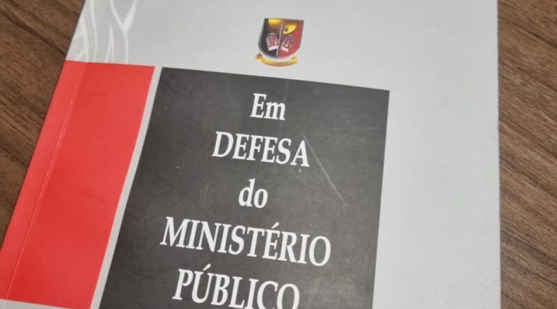 <em>Procurador de Justiça aposentado lança livro ‘Em defesa do Ministério Público’ nesta segunda</em>